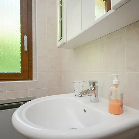 Andrea 5 Apartman *